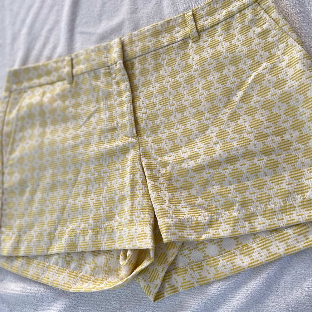 Size 12 Loft shorts. Beautiful yellow raised design
